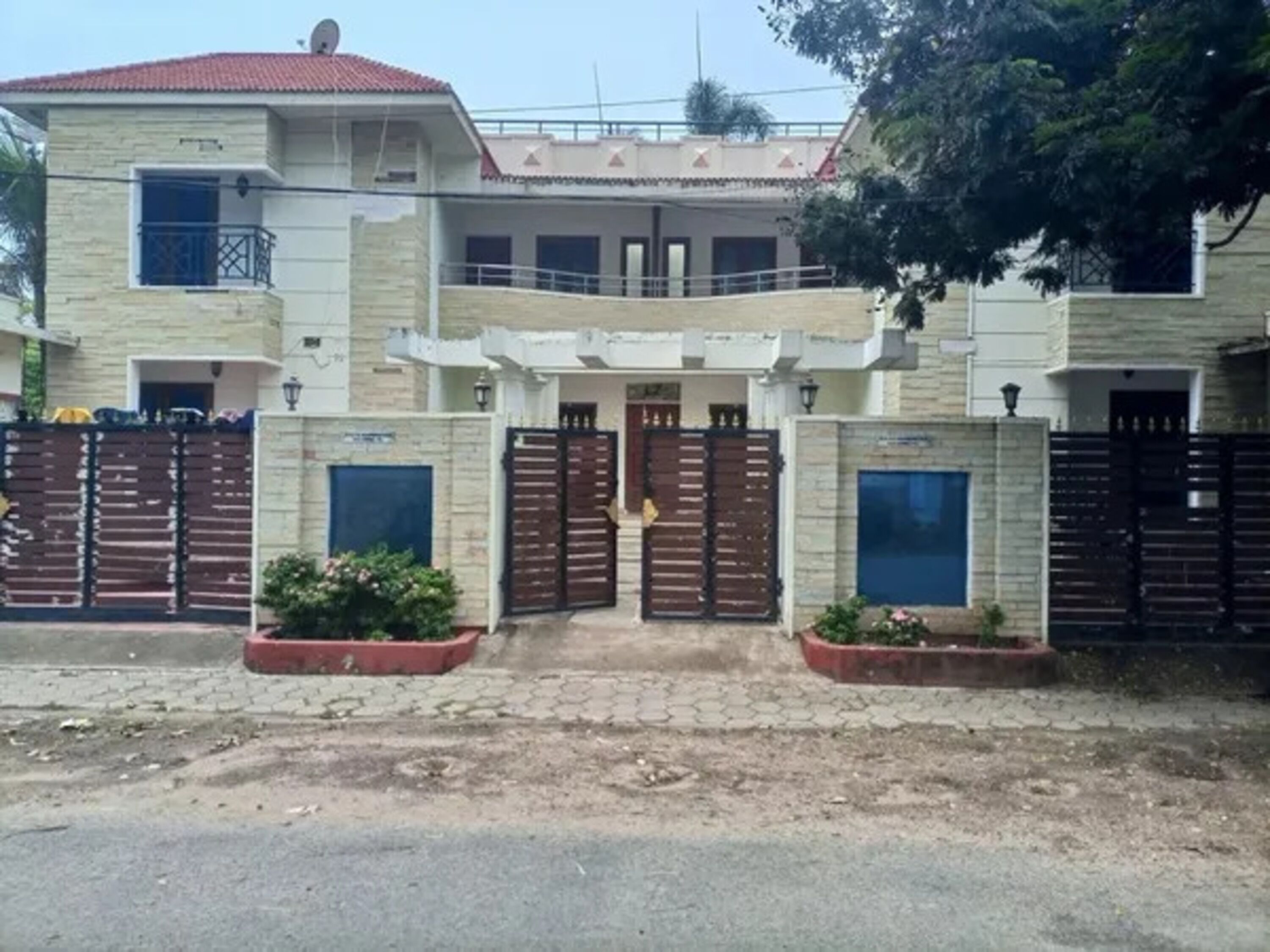 Entrada de la propiedad