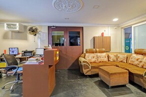 Reception - Fabhotel Neha (Chennai)