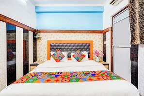 Egyptian cotton sheets, premium bedding, in-room safe, free WiFi - Fabhotel Rk Grand (Bakshi Ka Talab)