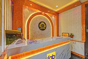 Reception - Fabhotel Sv Grand (Hyderabad)