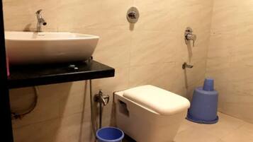 Deluxe Room | Bathroom