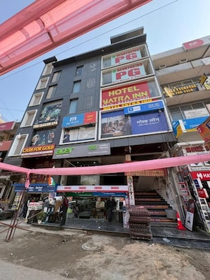 Exterior - Fabhotel Yatri Inn (Noida)