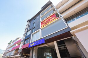 Exterior - Fabhotel Yatri Inn (Noida)