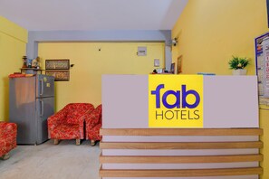 Reception - Fabhotel Yellow Rose (Kolkata)