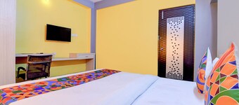 Fabhotel Yellow Rose