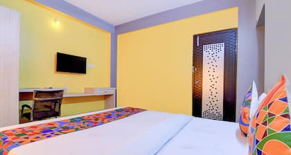 Fabhotel Yellow Rose