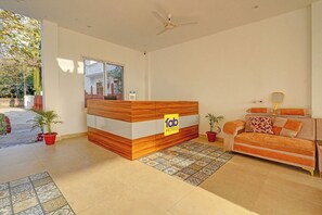 Reception - Fabhotel Park Palace (Bakshi Ka Talab)