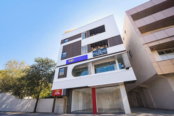 Exterior - Fabhotel Pvs Grand (New Delhi)