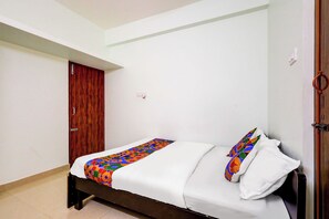 Egyptian cotton sheets, premium bedding, in-room safe, free WiFi