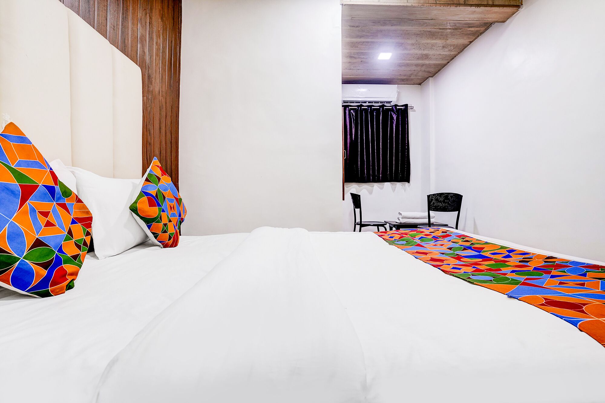 Egyptian cotton sheets, premium bedding, in-room safe, free WiFi