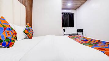Egyptian cotton sheets, premium bedding, in-room safe, free WiFi