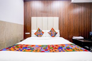 Egyptian cotton sheets, premium bedding, in-room safe, free WiFi