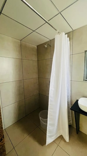 Bathroom - Fabhotel Global Stay Rajajinagar (Bangalore)