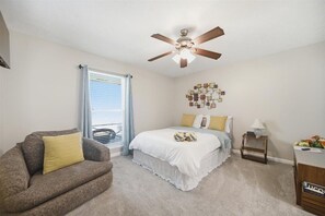3 bedrooms, desk, iron/ironing board, WiFi - 6 mi to Stone Mountain Park – Cozy Family Retreat (Snellville)