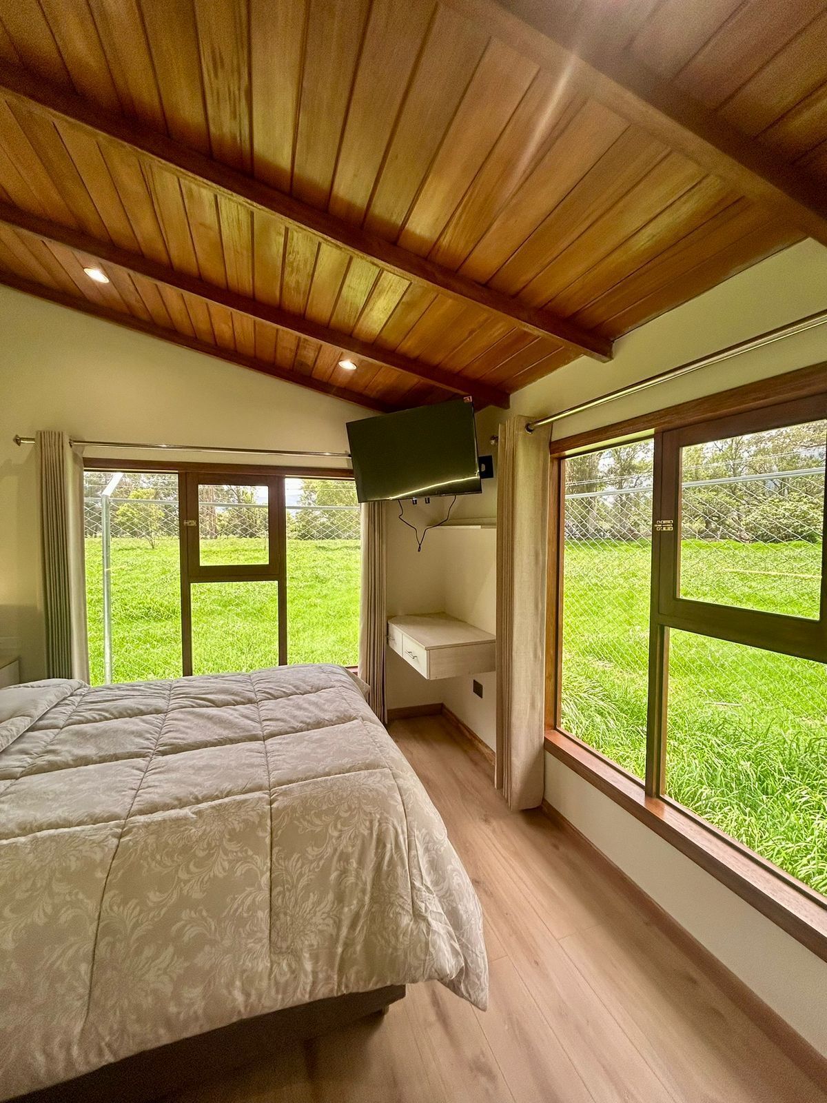 Iron/ironing board, Internet, bed sheets, wheelchair access