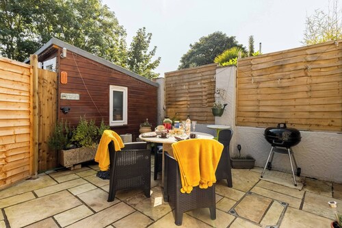 Cosy Annex, south facing patio