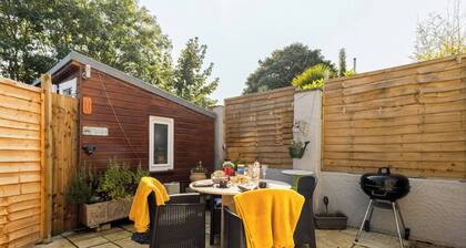Cosy Annex, south facing patio
