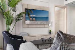 Smart TV - Junior Suite with Lanai at Miami's Latest Luxury Hotel: The Avenue Coral Gables (Coral Gables)