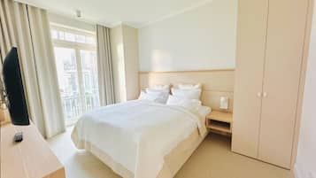 Klassieke suite | Een kluis op de kamer, een bureau, een laptopwerkplek, gratis wifi