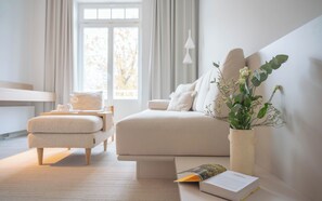 Suite junior, 1 habitación, no fumadores, vistas al mar | Zona de estar