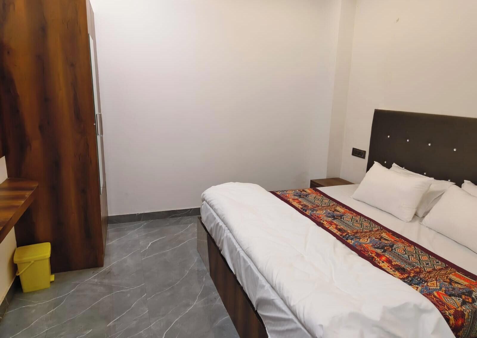 Deluxe Suite, City View