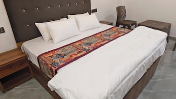 Deluxe Suite, City View