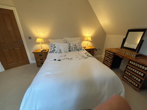 Tranquil Guest Room Retreat in Silsoe with Woodland Views