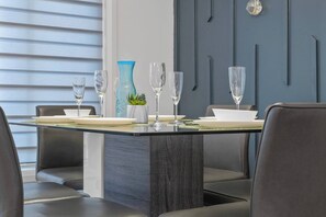 Dining - Modern 3BR Home Edmonton Near by Airport (Edmonton)