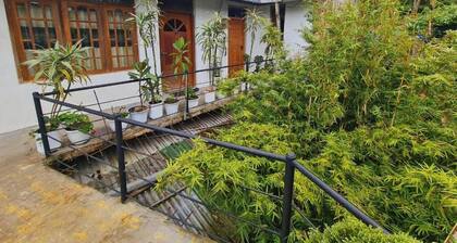 Sasru Holiday Home