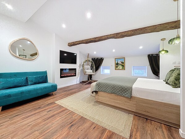 Unclassified image, 1 of 11, button