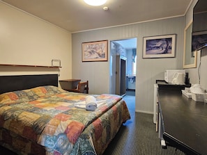 Unclassified image, 3 of 11, button - Rm 5: Cozy Old Style Lovely 1-Bedroom Apartment near Lake Jindabyne (Jindabyne)