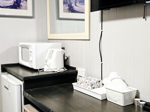 Unclassified image, 4 of 11, button - Rm 5: Cozy Old Style Lovely 1-Bedroom Apartment near Lake Jindabyne (Jindabyne)