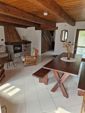 Dining - BAITA ALPINA CON VISTA MONVISO IN BORGO STORICO (Borgo)