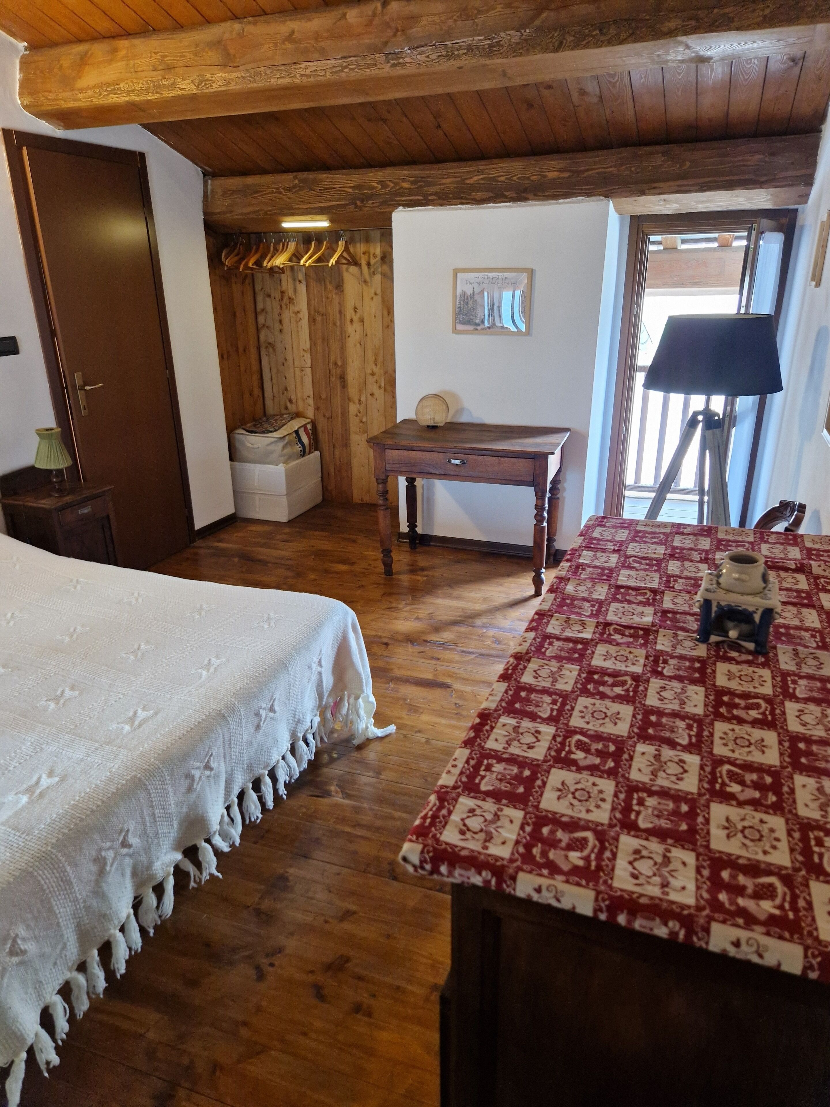 1 bedroom, iron/ironing board, internet, bed sheets
