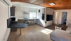 Unclassified image, 2 of 6, button - Vrbo Property (Beaucaire)