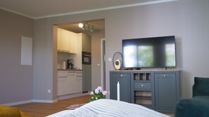 Interior - Apartment “Garten Room” with Lake View, Shared Terrace and Wi-Fi (Malchow)