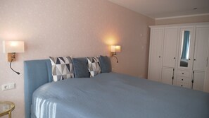1 bedroom, iron/ironing board, WiFi, bed sheets - Apartment "Seeblick" with Lake View, Shared Terrace and Wi-Fi (Malchow)