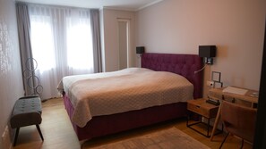 2 quartos, ferros/tábuas de passar roupa, Wi-Fi, roupa de cama