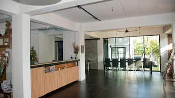 Basic Double Room, Balcony, City View | Lobby