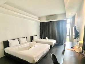 Standard Triple Room | Free WiFi - AZZ Hotel (Chiang Mai)