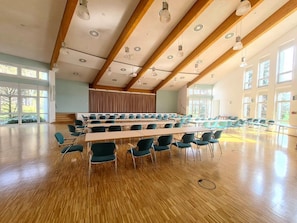 Luokittelematon kuva, 4 kautta 32, painike