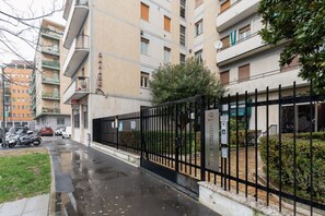 Exterior - GuestHost - Cozy 45m2 apartment, ideal for 3 people, located on the ground floor of a building.The accommodation is located within the Varesina district, a popular, multi-ethnic and constantly evolving neighborhood, which maintains a historical link with (Milan)