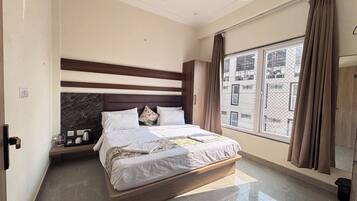 Deluxe Room, Balcony, City View
