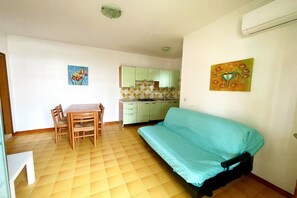 Smart TV - Holiday Getaway for 5 near the Beach (Rosolina Mare RO)