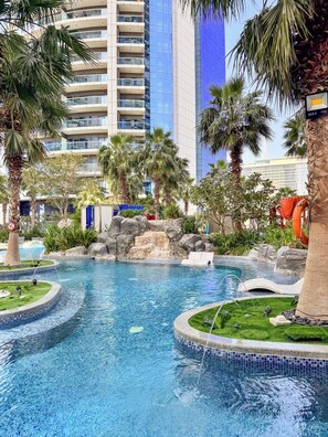 Outdoor pool - PVH - Paramount - Upscale 2BR (Dubai)