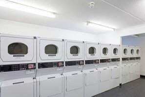 Laundry room - Harrow Hall Northwick Park  (Harrow)