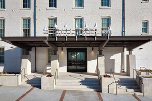 Exterior - The Balladeer Hotel, Mount Airy, a Tribute Portfolio Hotel (Mount Airy)