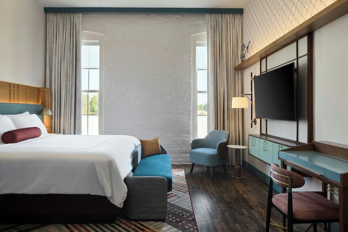 Room, 1 King Bed | In-room safe, desk, travel crib, WiFi (free)