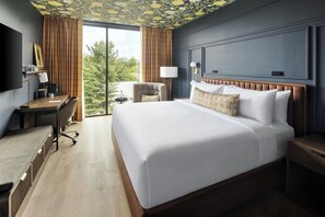 In-room safe, desk, blackout drapes, iron/ironing board - The Brandywine, Radnor, a Tribute Portfolio Hotel (Wayne)