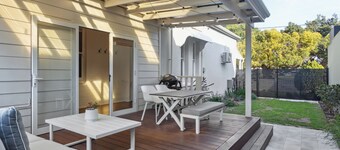 Woodville - Renovated Family Terrace Opposite Park